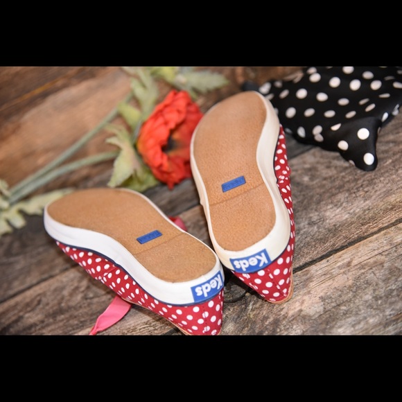 Keds Shoes  Red Polka Dot with  Cutest Red Velvet Ribbon Laces size 6 - Picture 3 of 10
